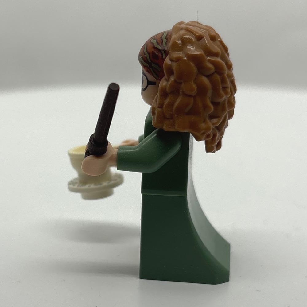 LEGO Harry Potter Professor Trelawney Minifigure 71022 Series 1 CMF Wand Teacup - Picture 3 of 6